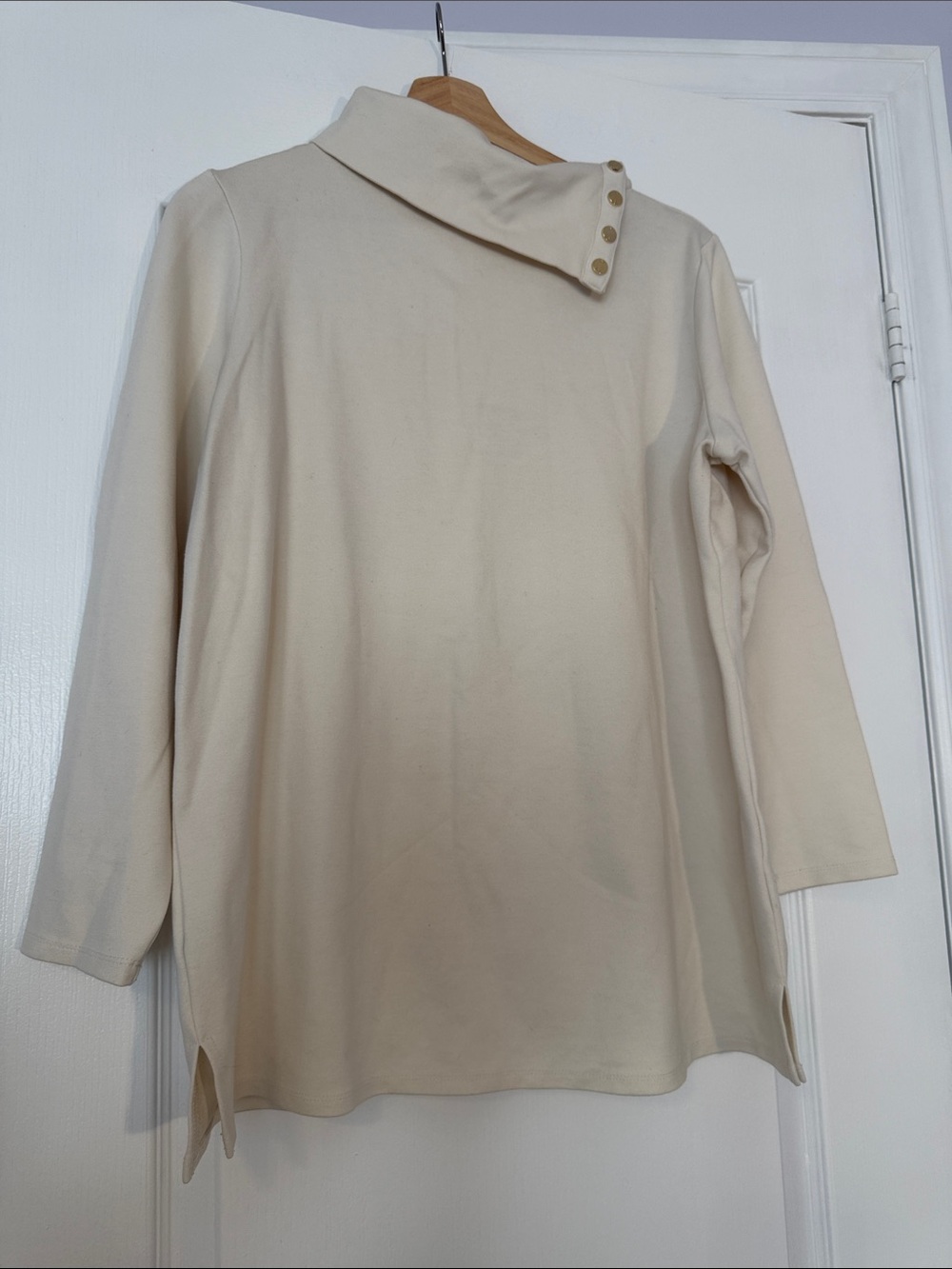 Jones New York Cream Long-Sleeve Button Collar Top size L